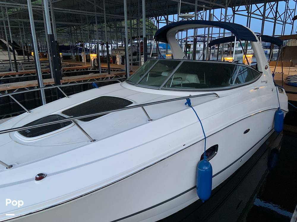 Slide: The Image of Sea Ray 280 Sundancer 2011 - 17