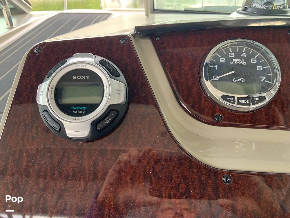 Slide: The Image of Sea Ray 280 Sundancer 2011 - 27