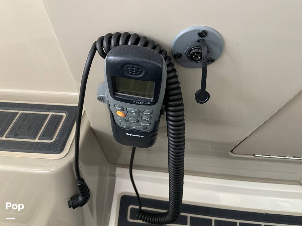 Slide: The Image of Sea Ray 280 Sundancer 2011 - 39