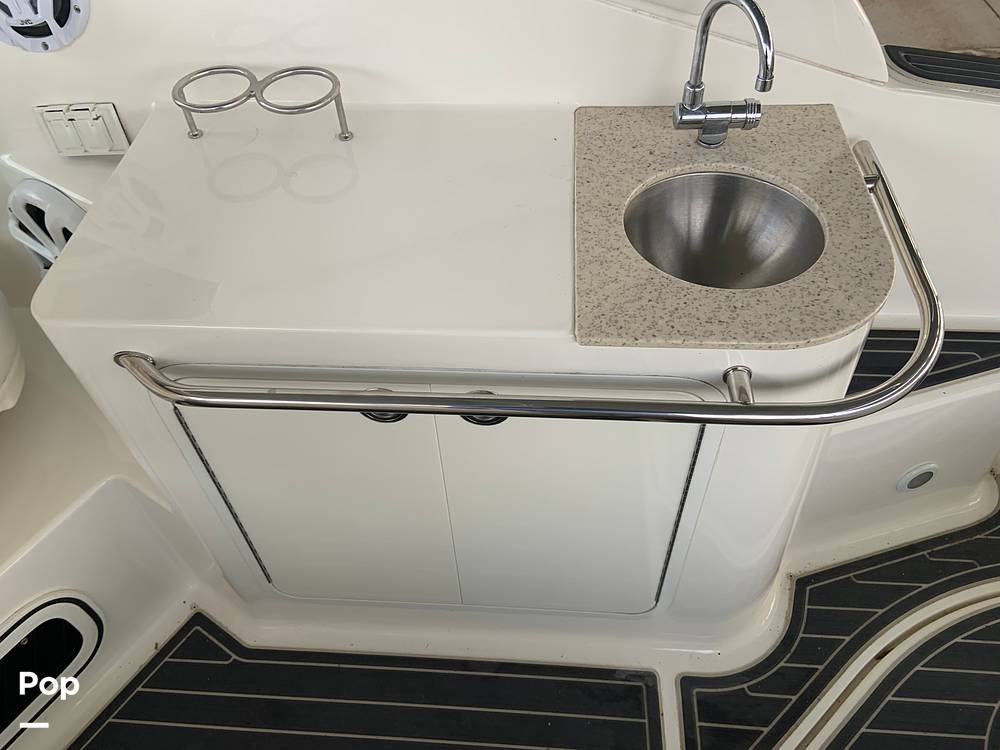 Slide: The Image of Sea Ray 280 Sundancer 2011 - 44