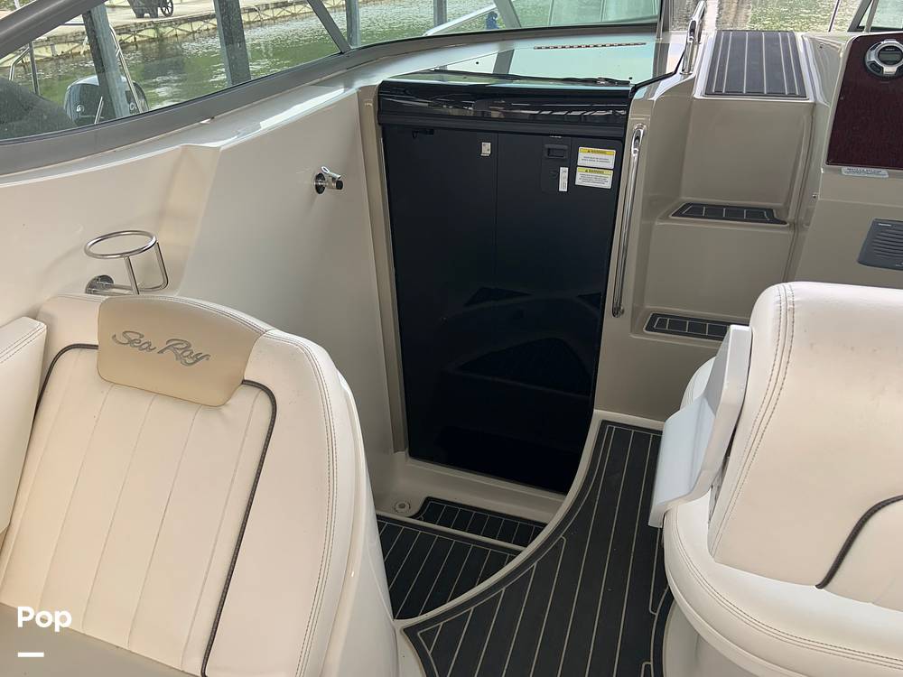 Slide: The Image of Sea Ray 280 Sundancer 2011 - 50