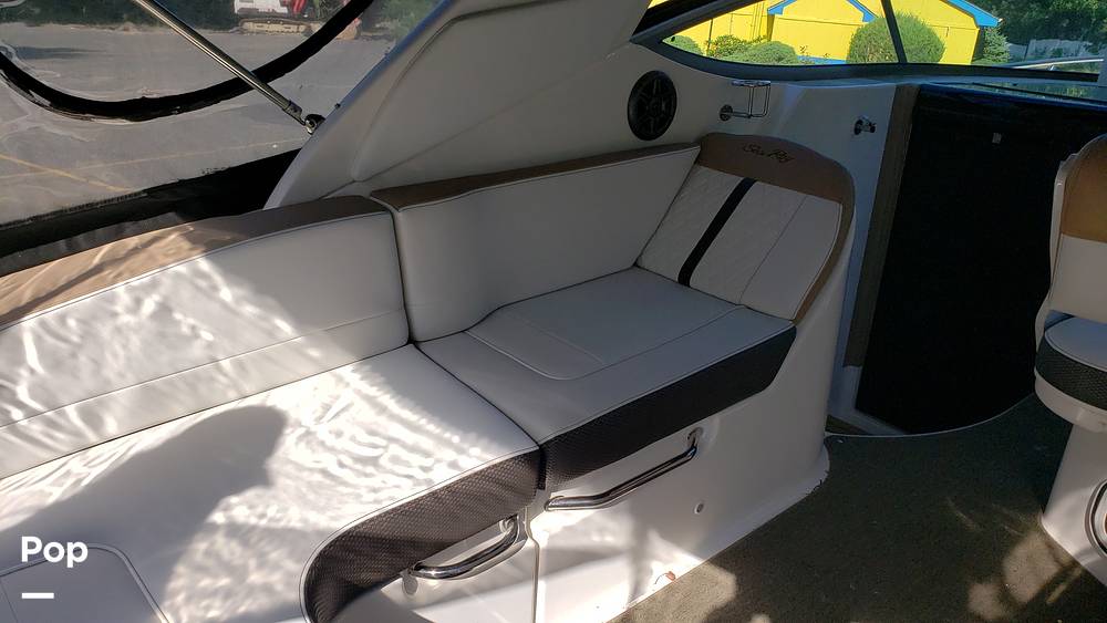 Slide: The Image of Sea Ray 280 Sundancer 2016 - 14733453
