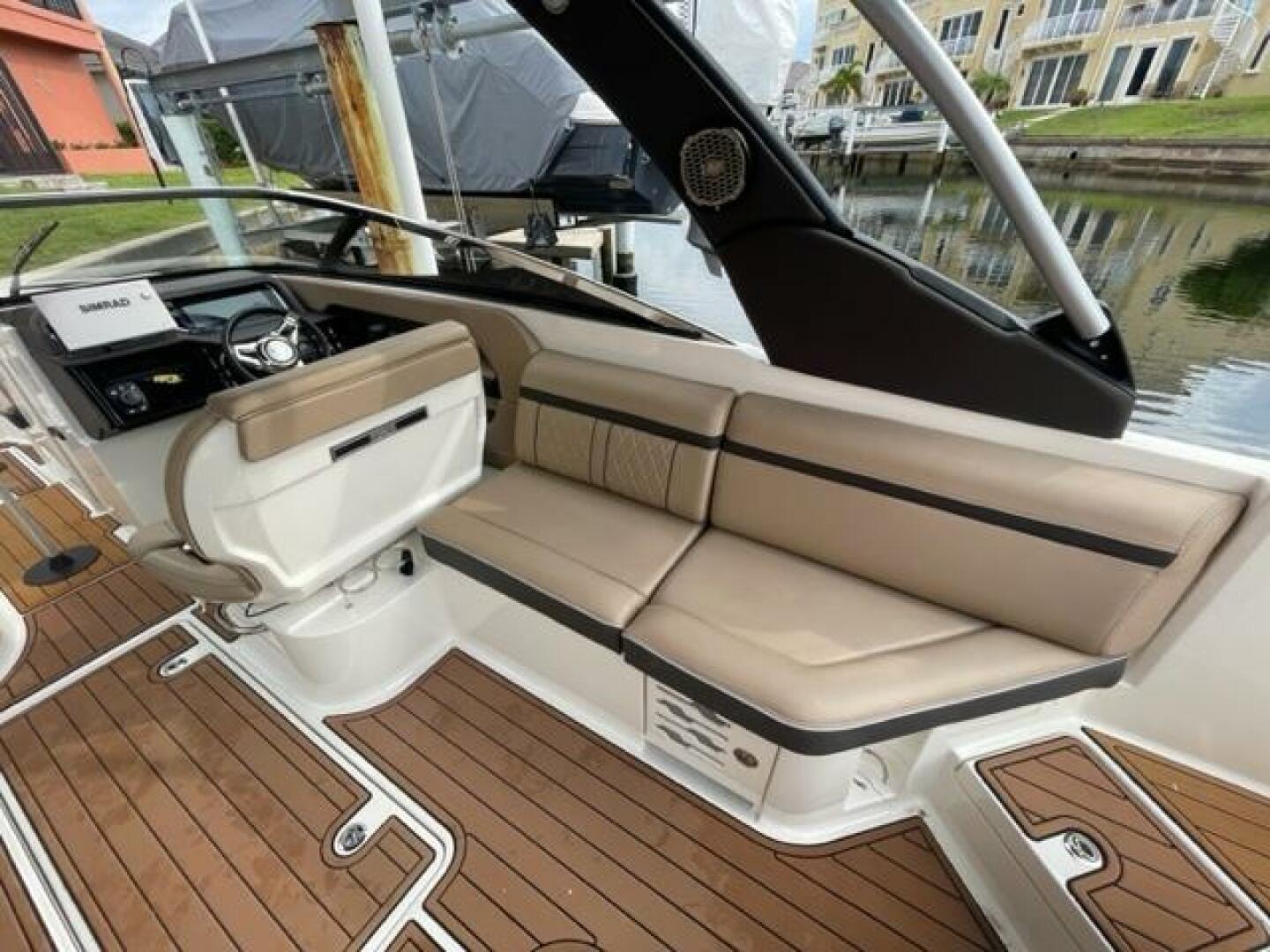 Slide: The Image of Sea Ray 280 Sundeck 2017 - 3838871