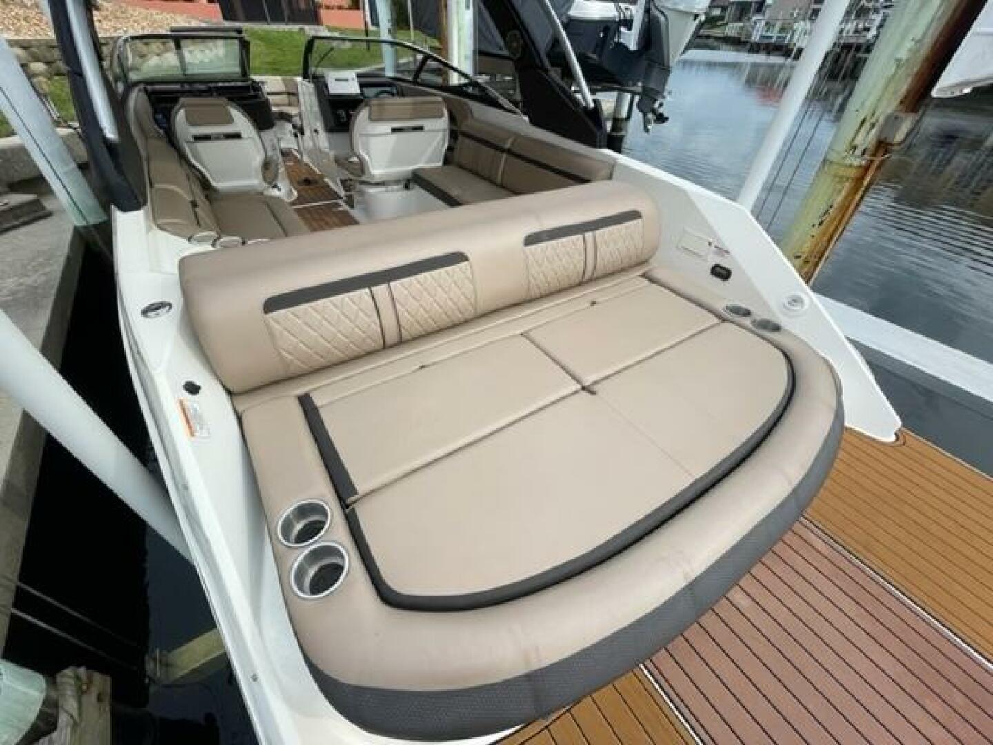 Slide: The Image of Sea Ray 280 Sundeck 2017 - 3838881
