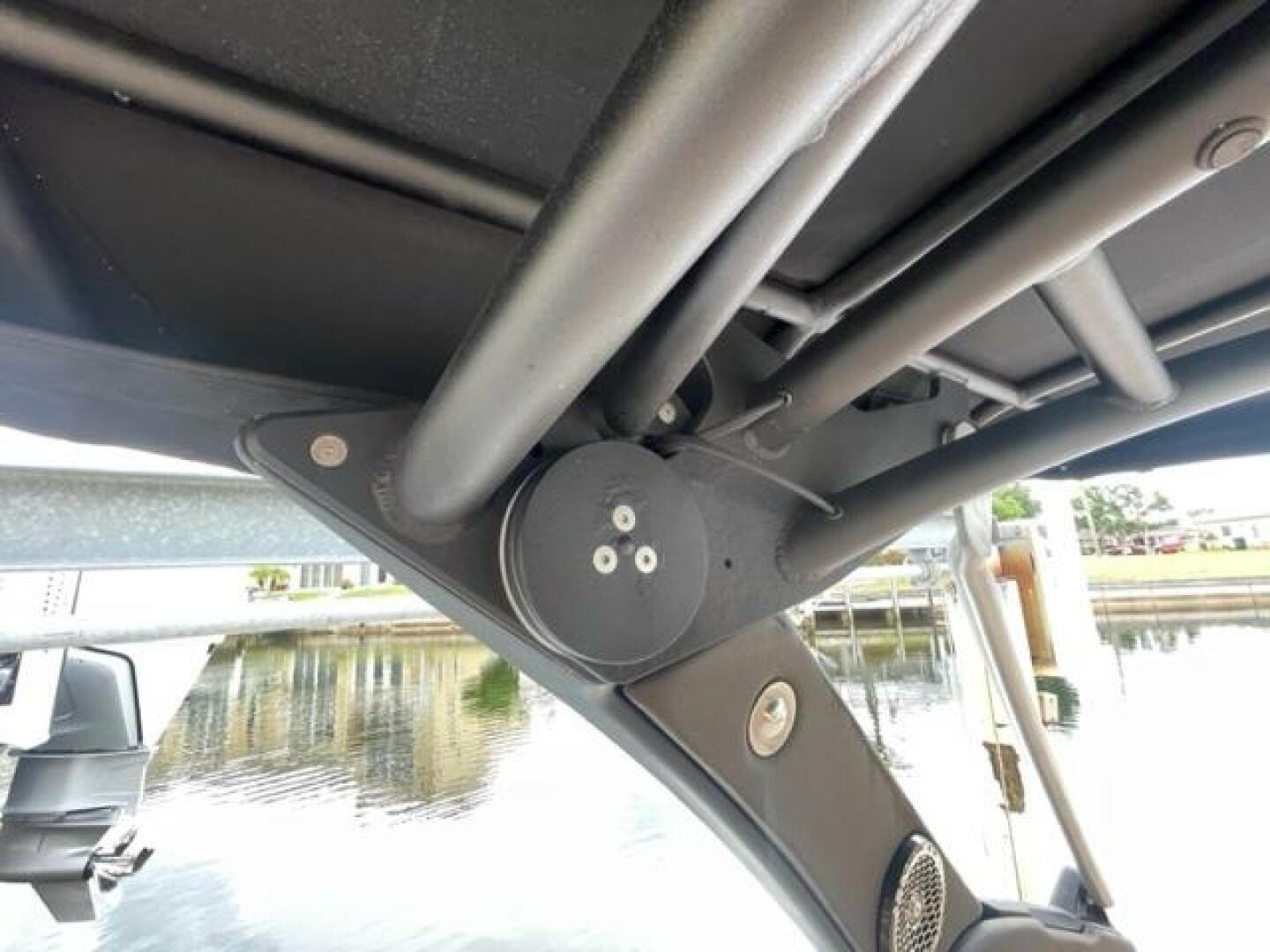 Slide: The Image of Sea Ray 280 Sundeck 2017 - 3838895