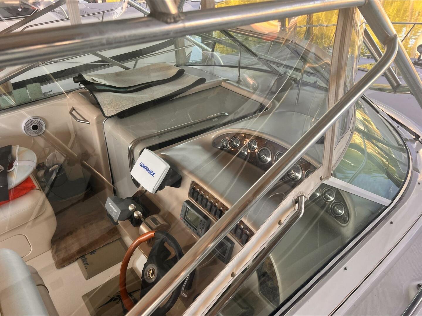 Slide: The Image of Sea Ray 290 Amberjack 2002 - 11