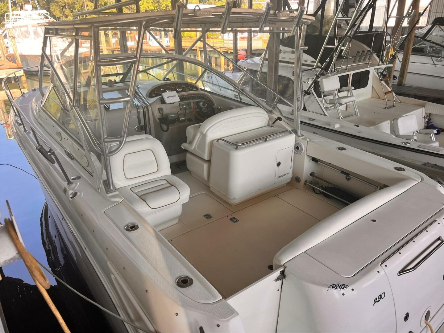 Slide: The Image of Sea Ray 290 Amberjack 2002 - 15