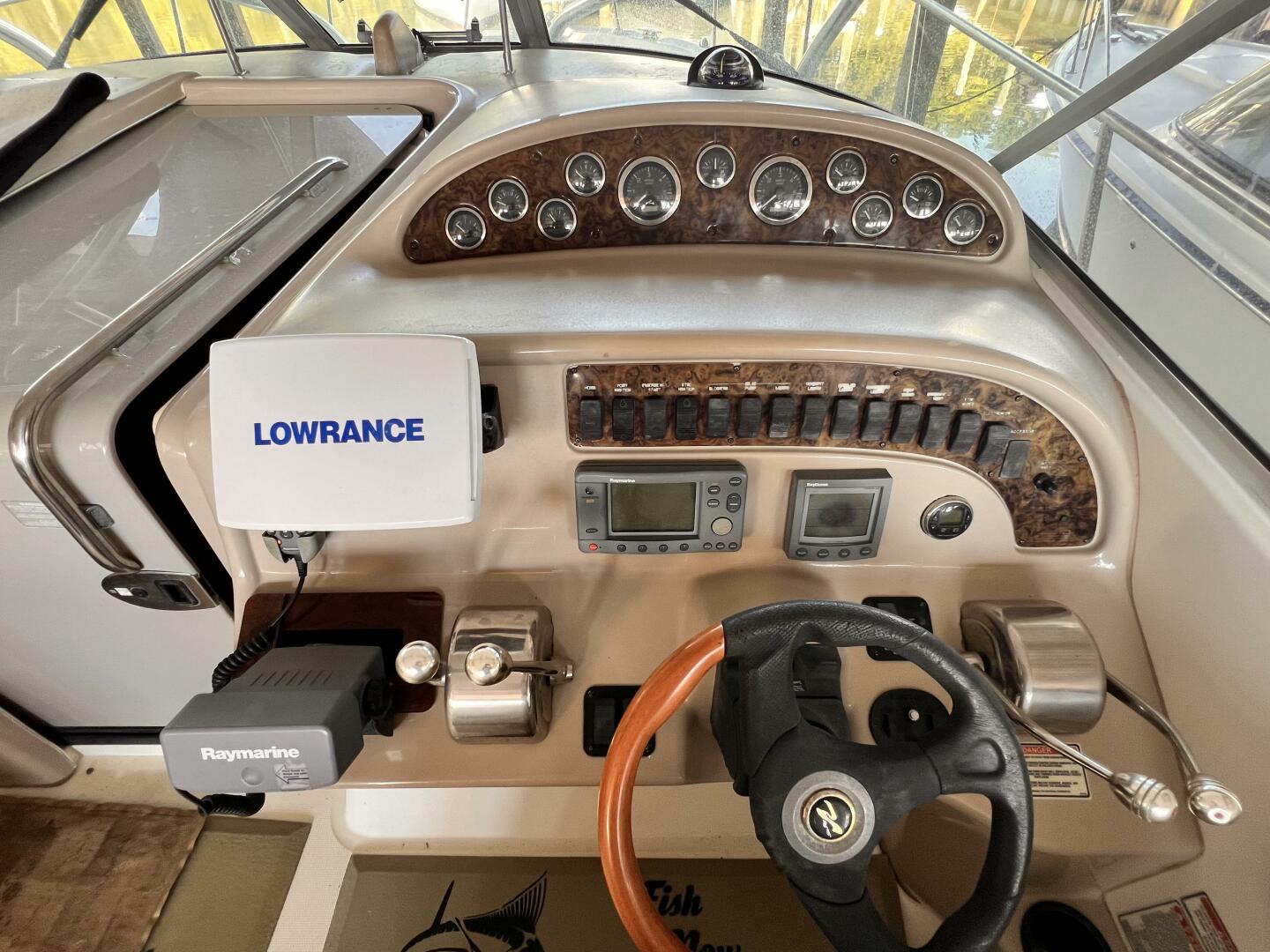 Slide: The Image of Sea Ray 290 Amberjack 2002 - 17