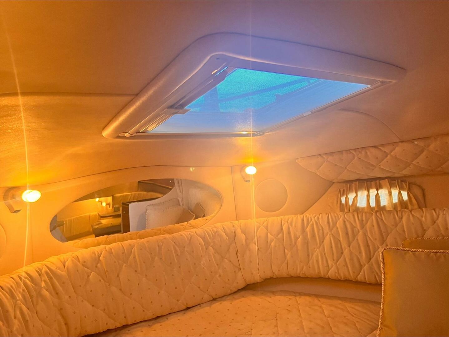 Slide: The Image of Sea Ray 290 Amberjack 2002 - 35