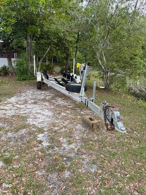 Slide: The Image of Tri-axle Trailer Included - 15408339