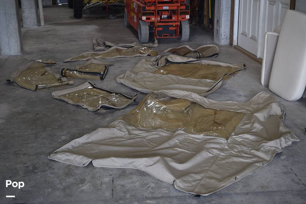 Slide: The Image of Complete camping enclosure - 15451578