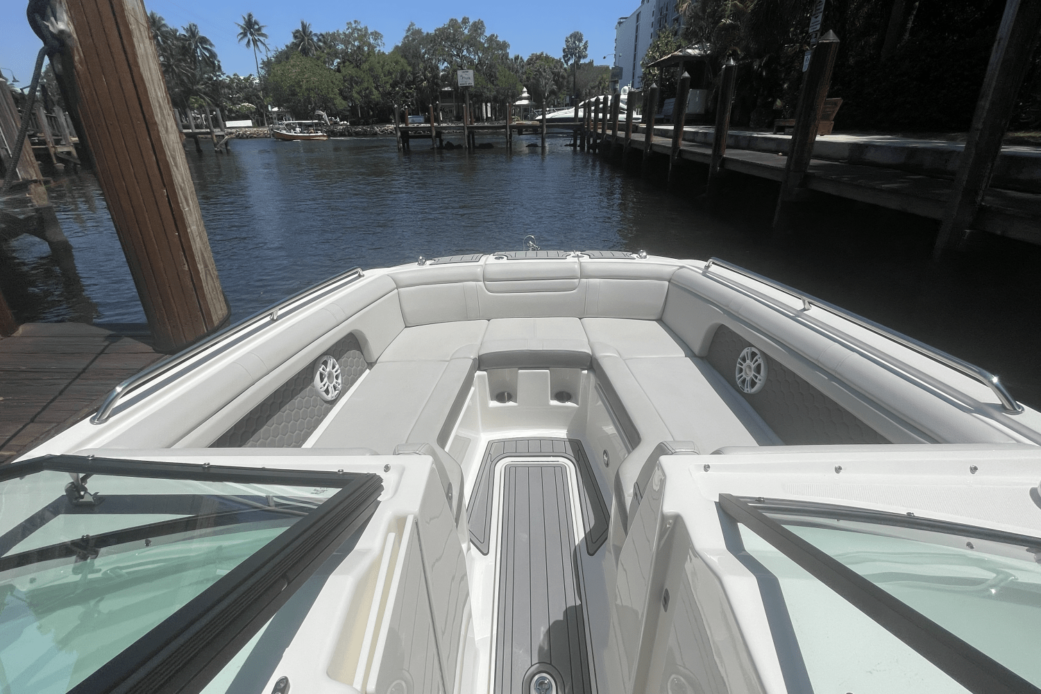 Slide: The Image of Sea Ray 290 SDX-OB 2022 - 30