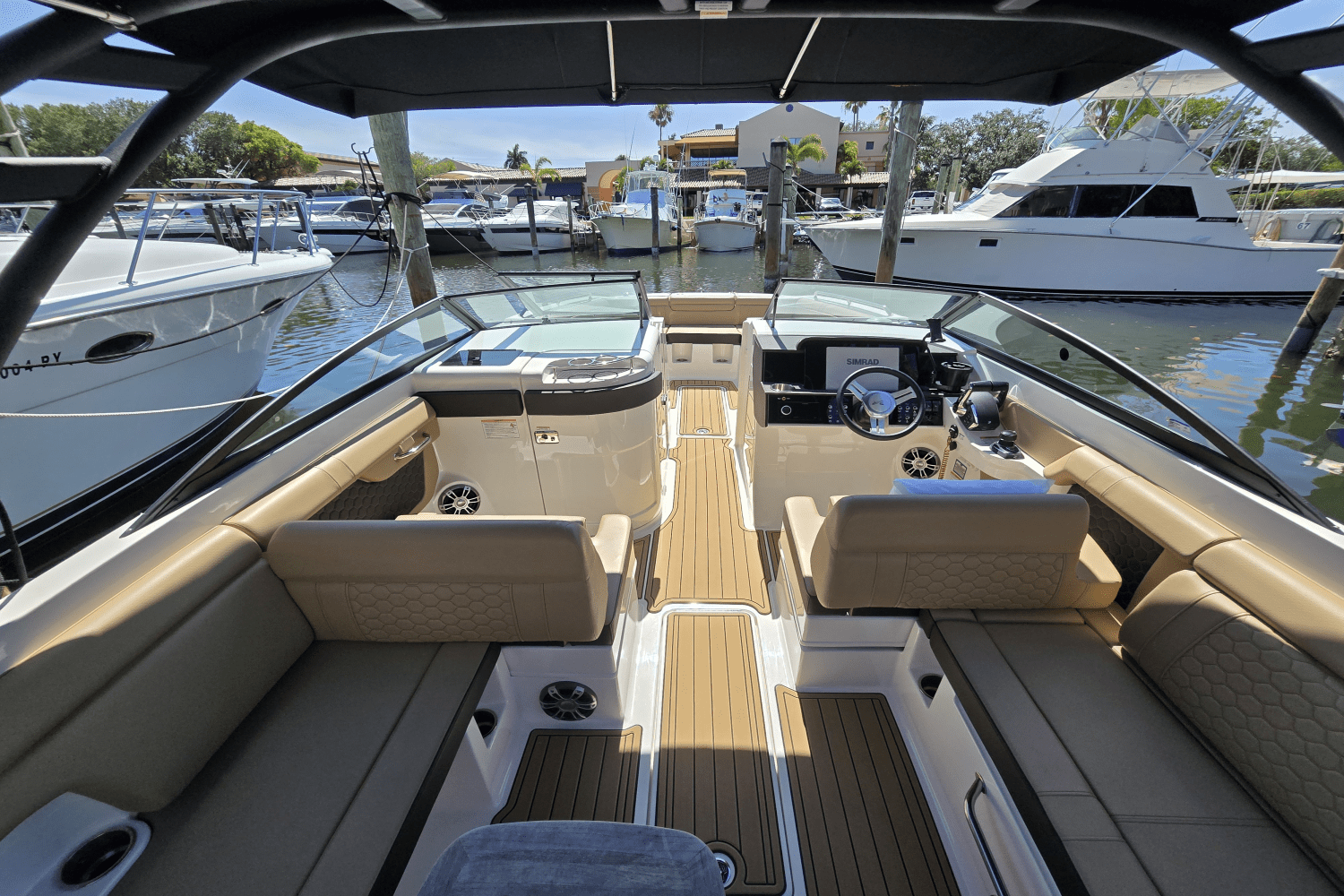 Slide: The Image of Sea Ray 290 SDX-OB 2024 - 14