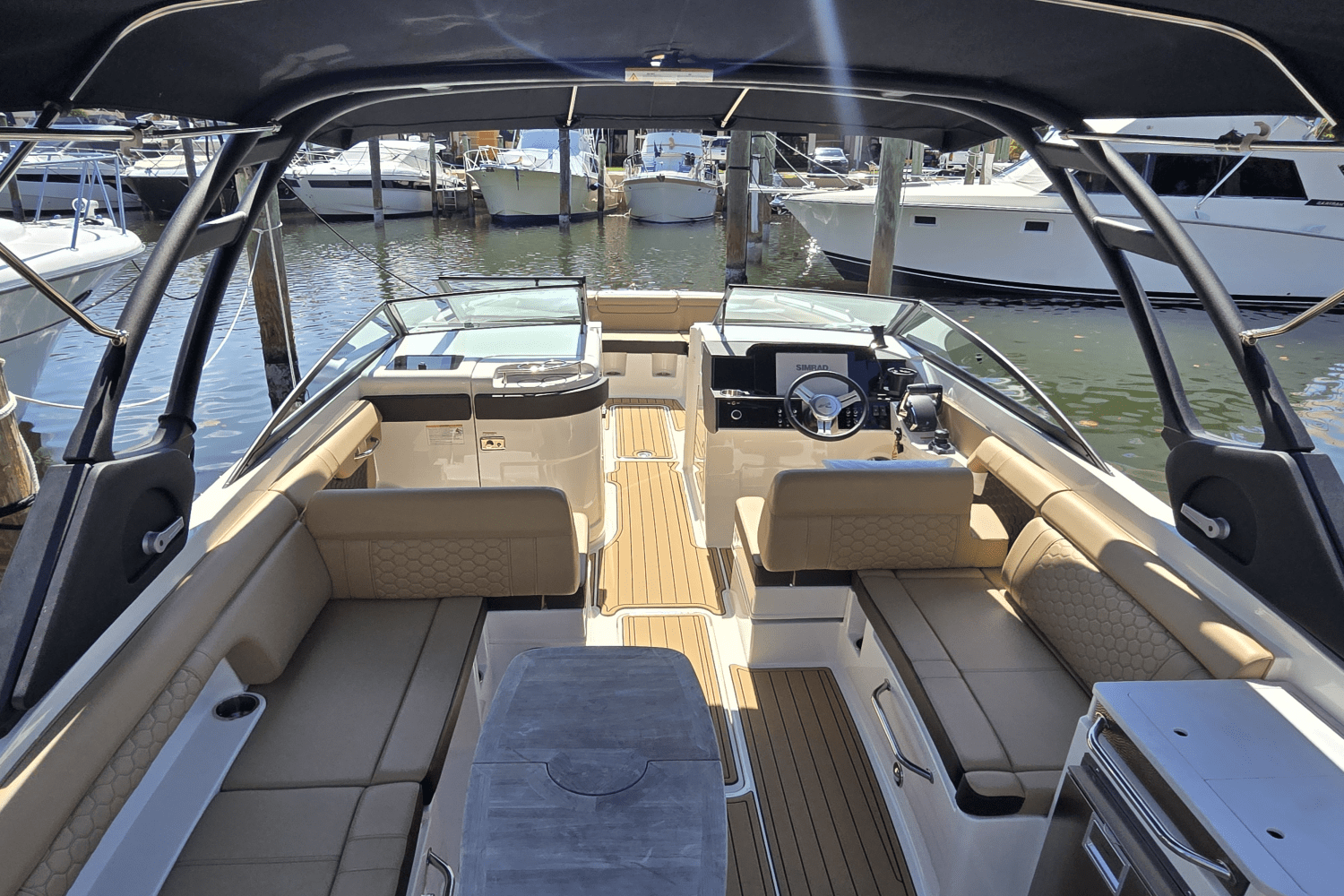 Slide: The Image of Sea Ray 290 SDX-OB 2024 - 15