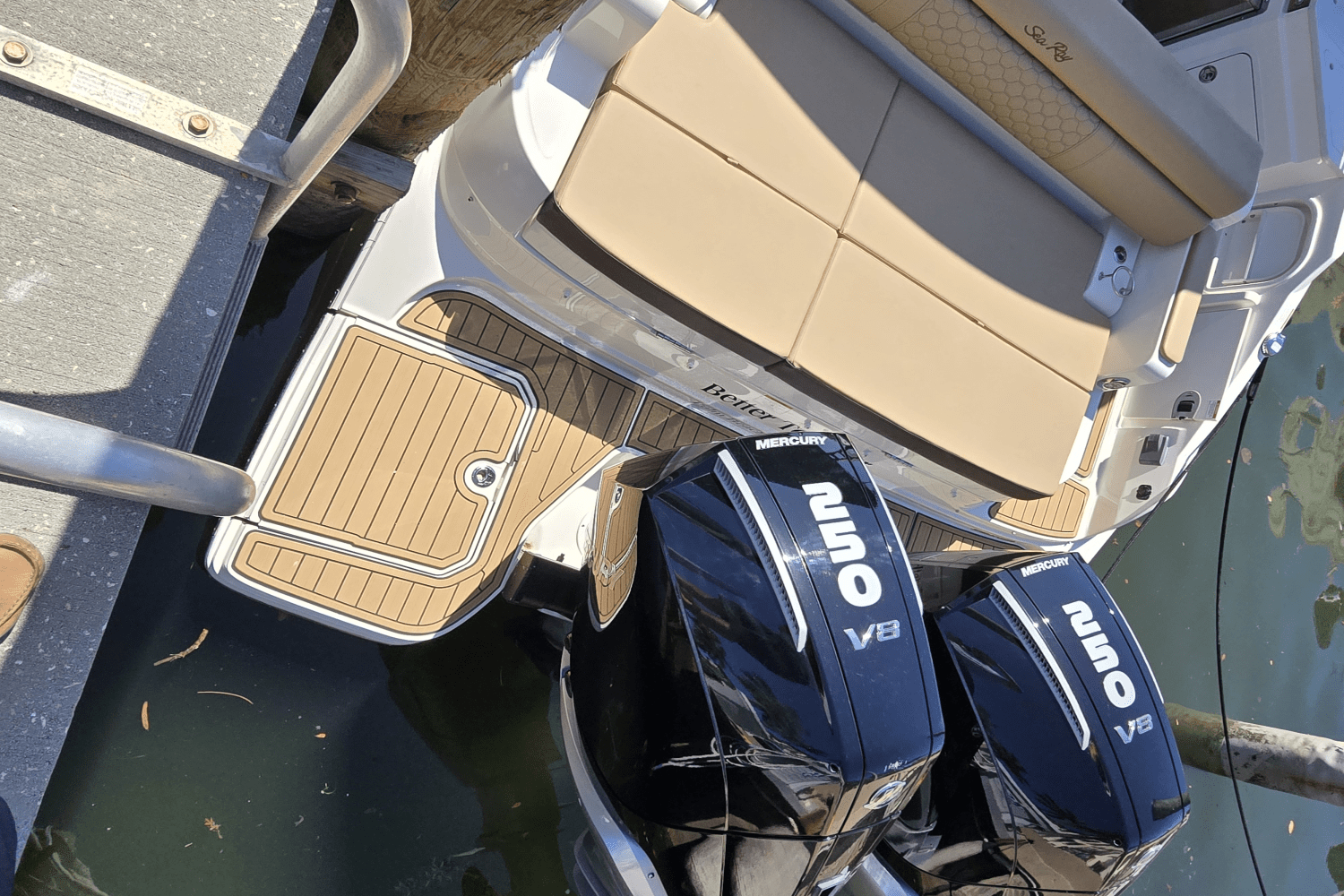 Slide: The Image of Sea Ray 290 SDX-OB 2024 - 17