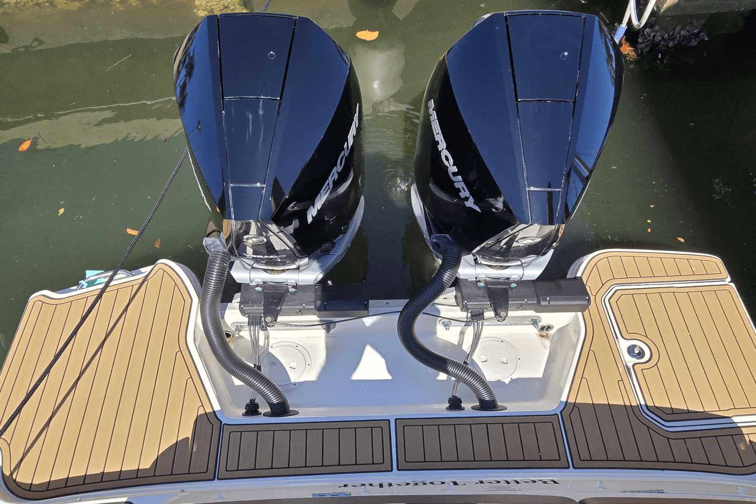 Slide: The Image of Sea Ray 290 SDX-OB 2024 - 19