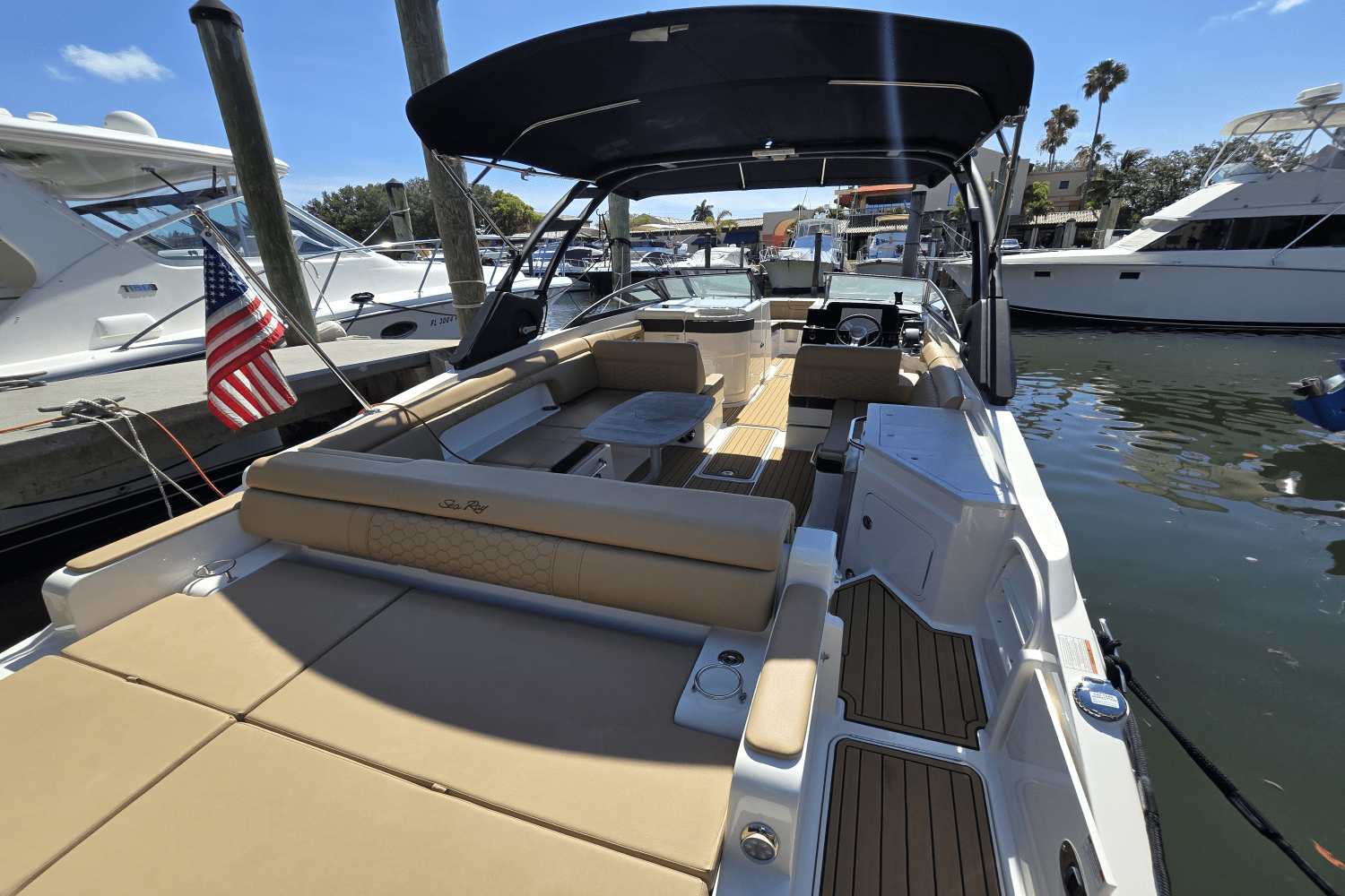 Slide: The Image of Sea Ray 290 SDX-OB 2024 - 2