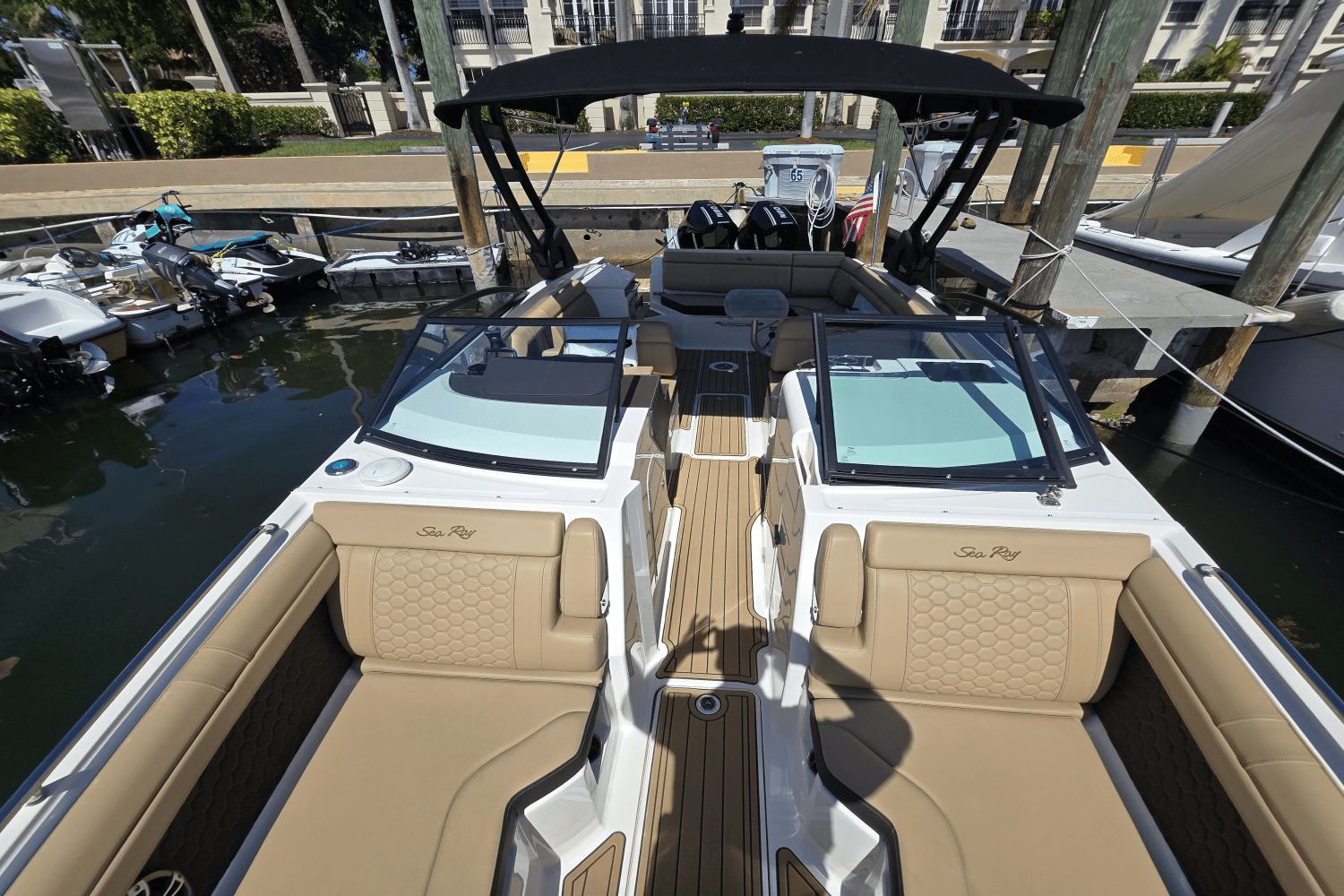Slide: The Image of Sea Ray 290 SDX-OB 2024 - 4