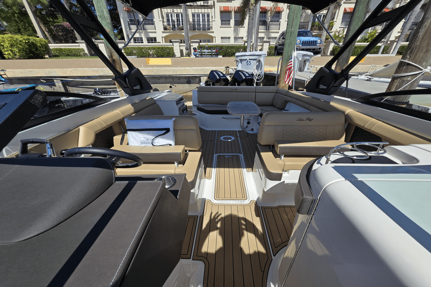 Slide: The Image of Sea Ray 290 SDX-OB 2024 - 6