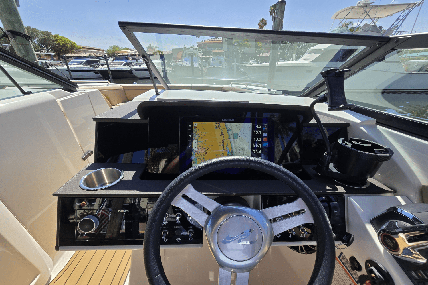 Slide: The Image of Sea Ray 290 SDX-OB 2024 - 7