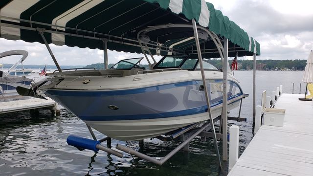 Slide: The Image of Sea Ray 290 SDXO 2022 - 1