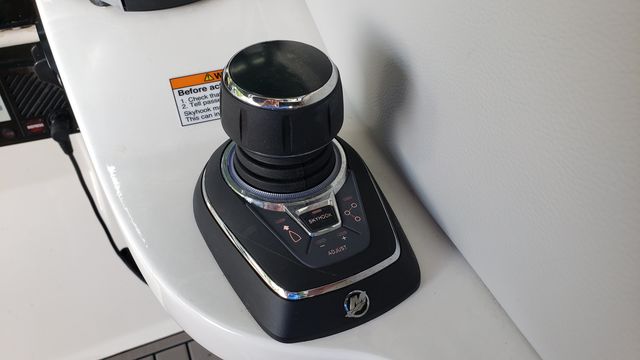 Slide: The Image of Sea Ray 290 SDXO 2022 - 22