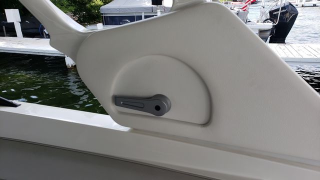 Slide: The Image of Sea Ray 290 SDXO 2022 - 5