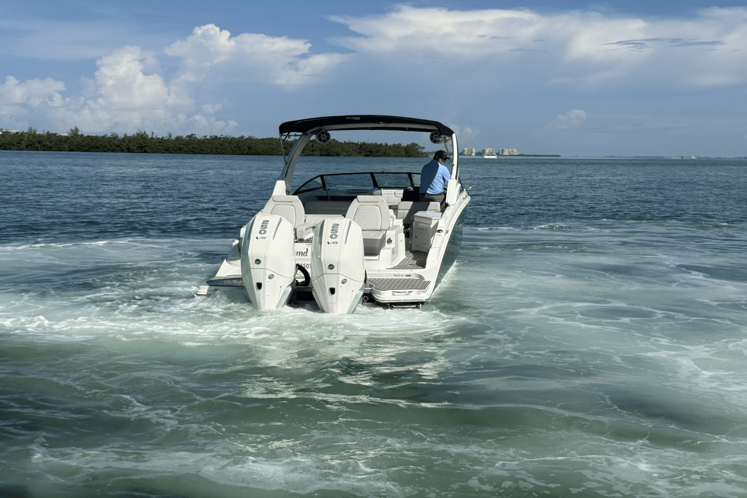 Slide: The Image of Sea Ray 290 SDX OB 2024 - 10