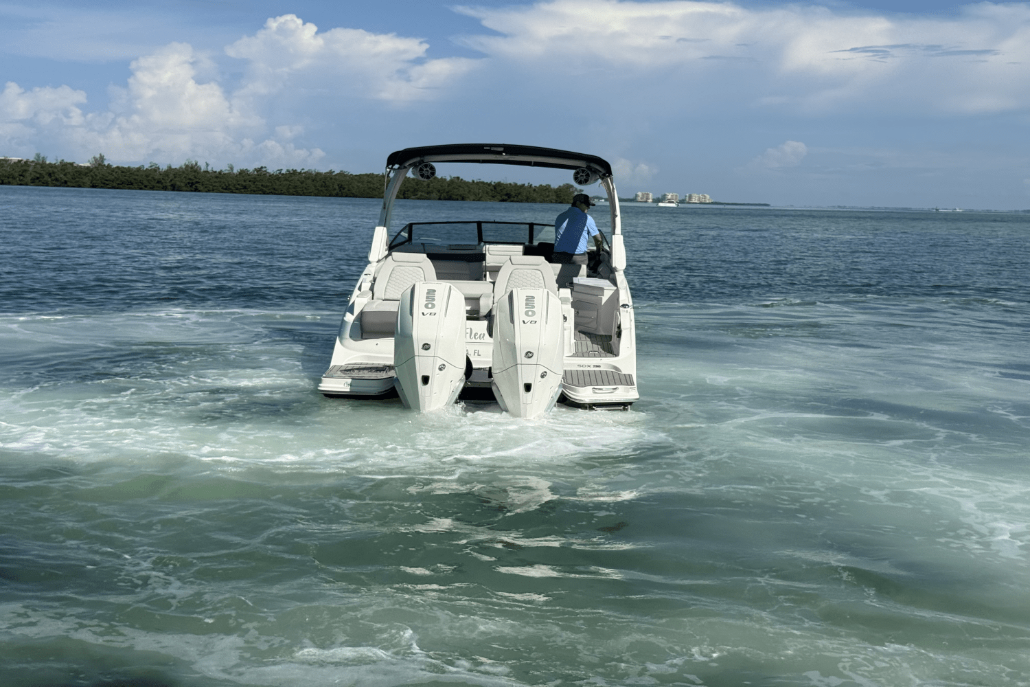 Slide: The Image of Sea Ray 290 SDX OB 2024 - 11