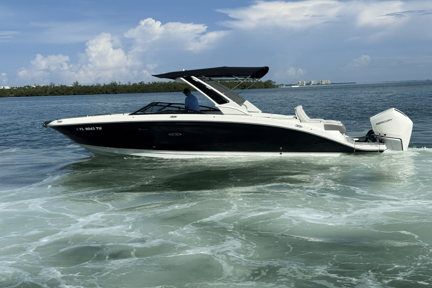 Slide: The Image of Sea Ray 290 SDX OB 2024 - 14