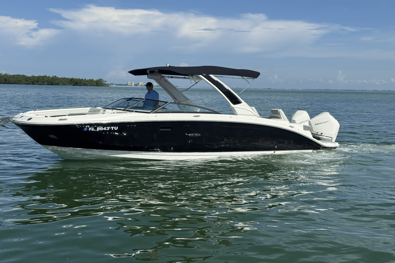 Slide: The Image of Sea Ray 290 SDX OB 2024 - 2