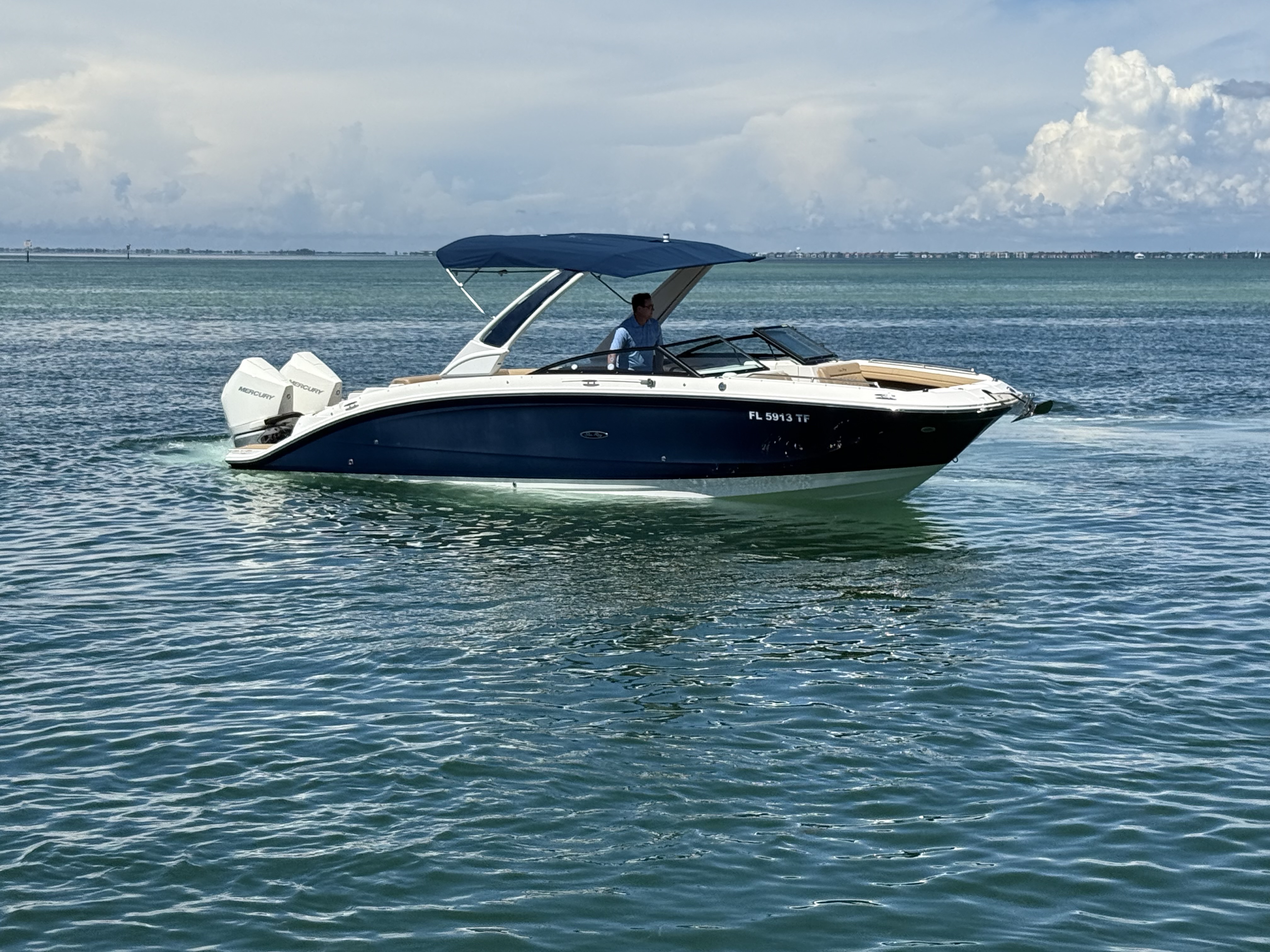 Slide: The Image of Sea Ray 290 SDX OUTBOARD 2022 - 1