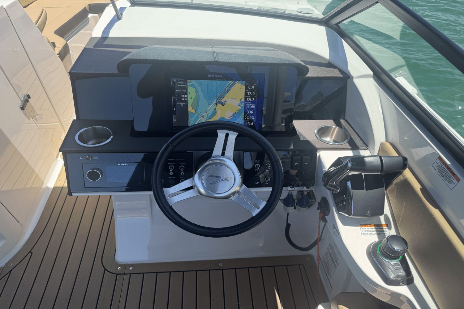 Slide: The Image of Sea Ray 290 SDX OUTBOARD 2022 - 15
