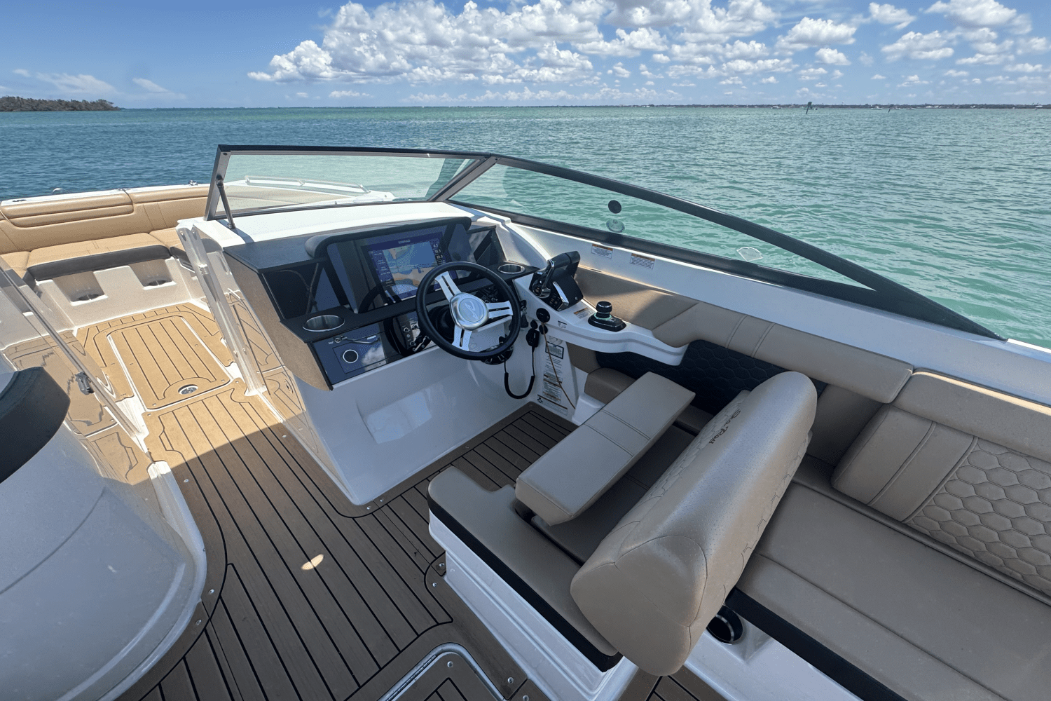 Slide: The Image of Sea Ray 290 SDX OUTBOARD 2022 - 18