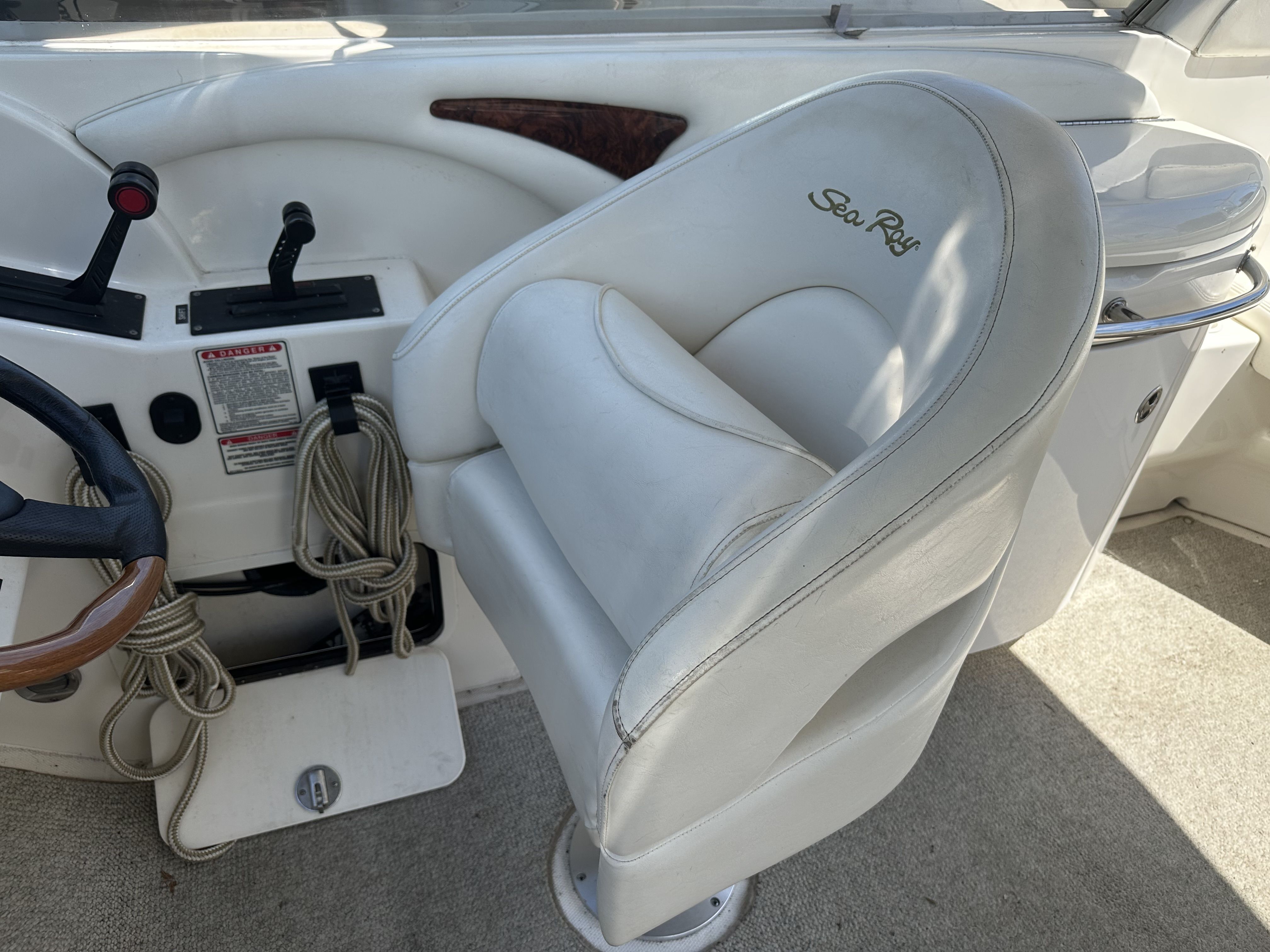 Slide: The Image of Sea Ray 290 SUN SPORT 2001 - 9