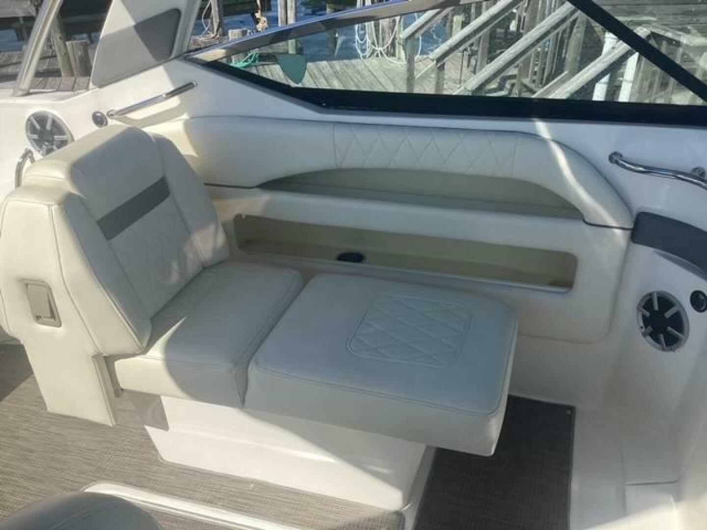 Slide: The Image of Sea Ray 300SLX 2009 - 5292160