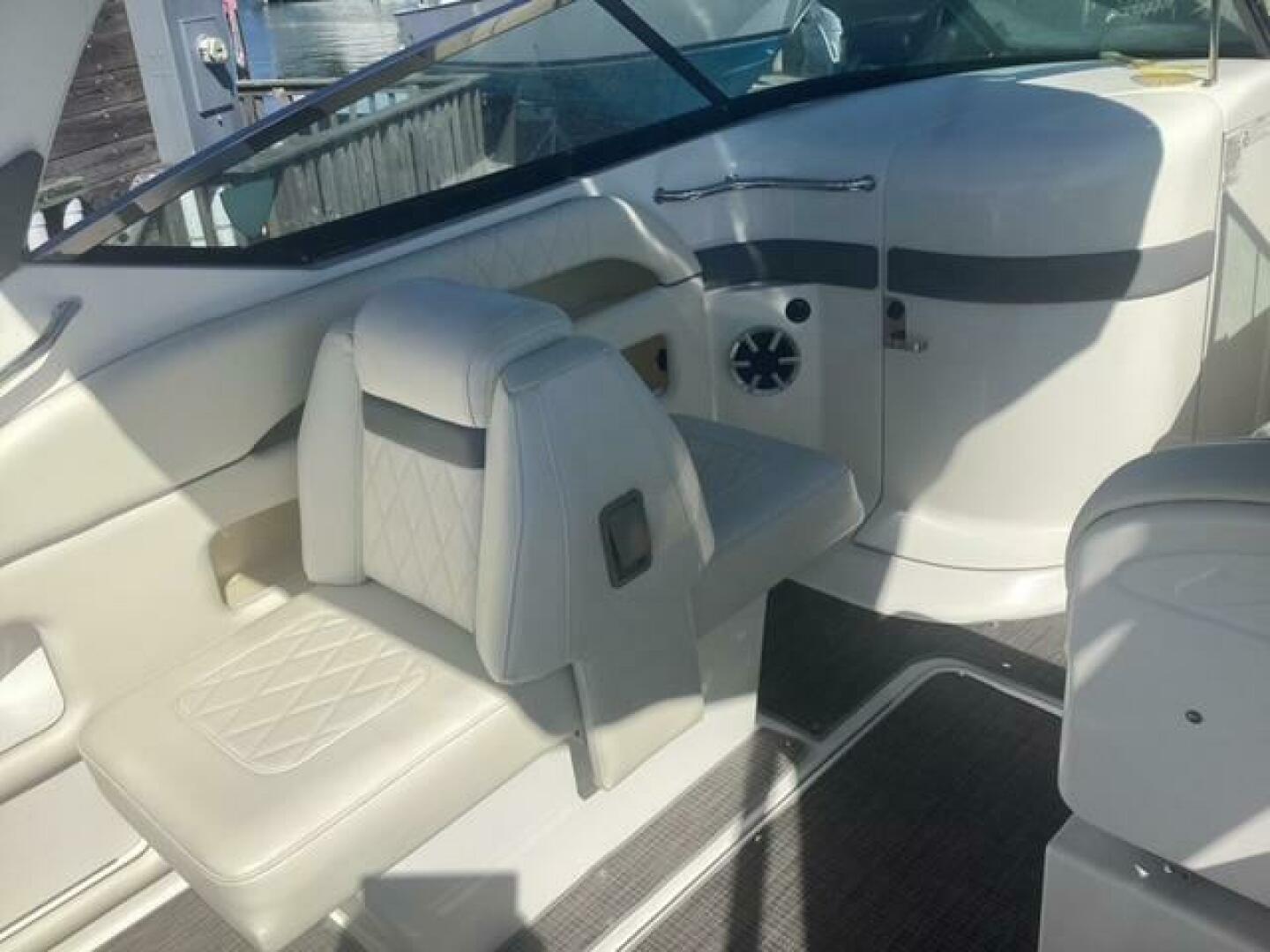 Slide: The Image of Sea Ray 300SLX 2009 - 5292162