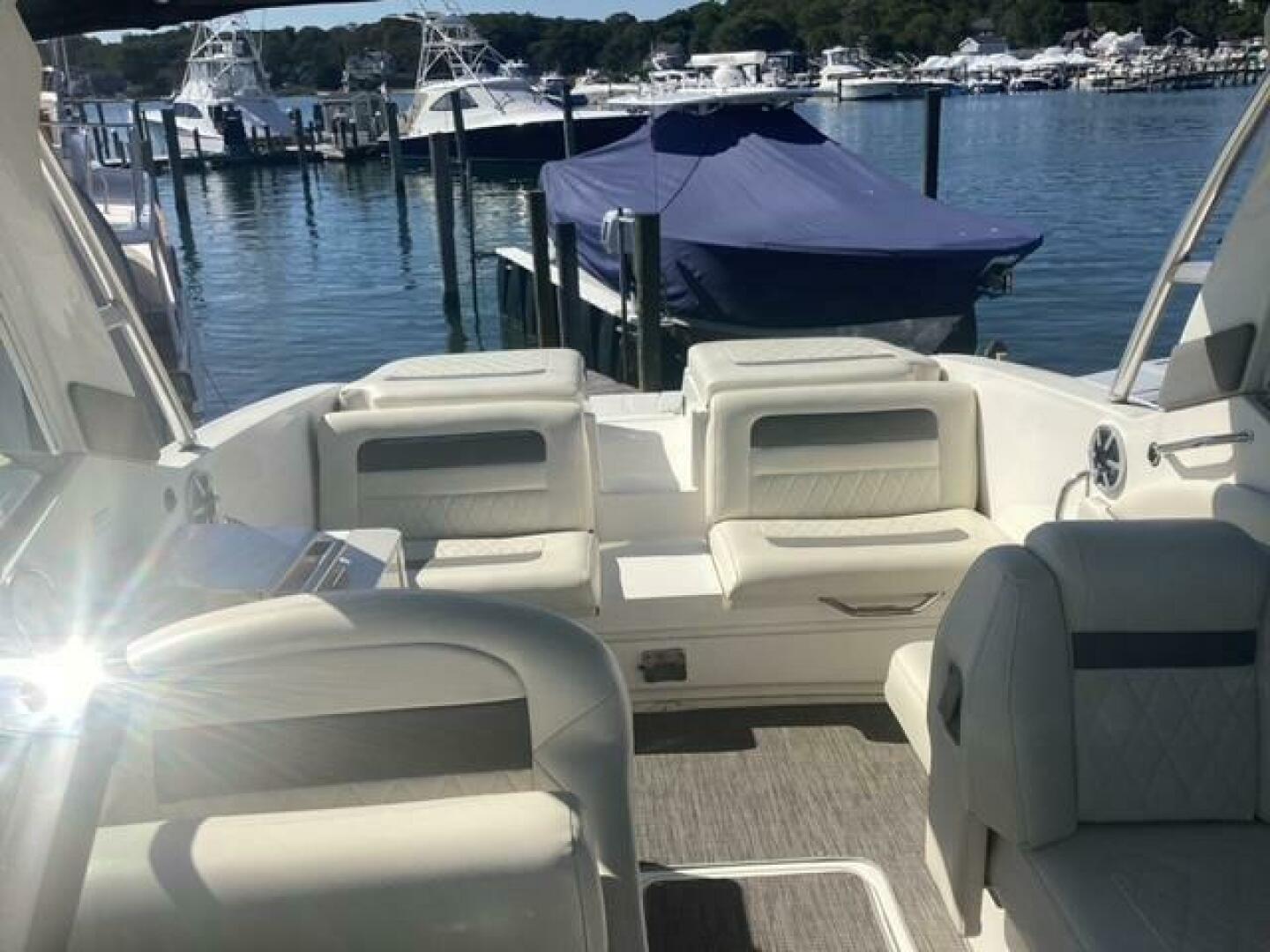 Slide: The Image of Sea Ray 300SLX 2009 - 5292165