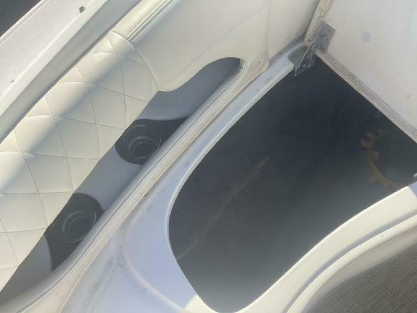 Slide: The Image of Sea Ray 300SLX 2009 - 5292172