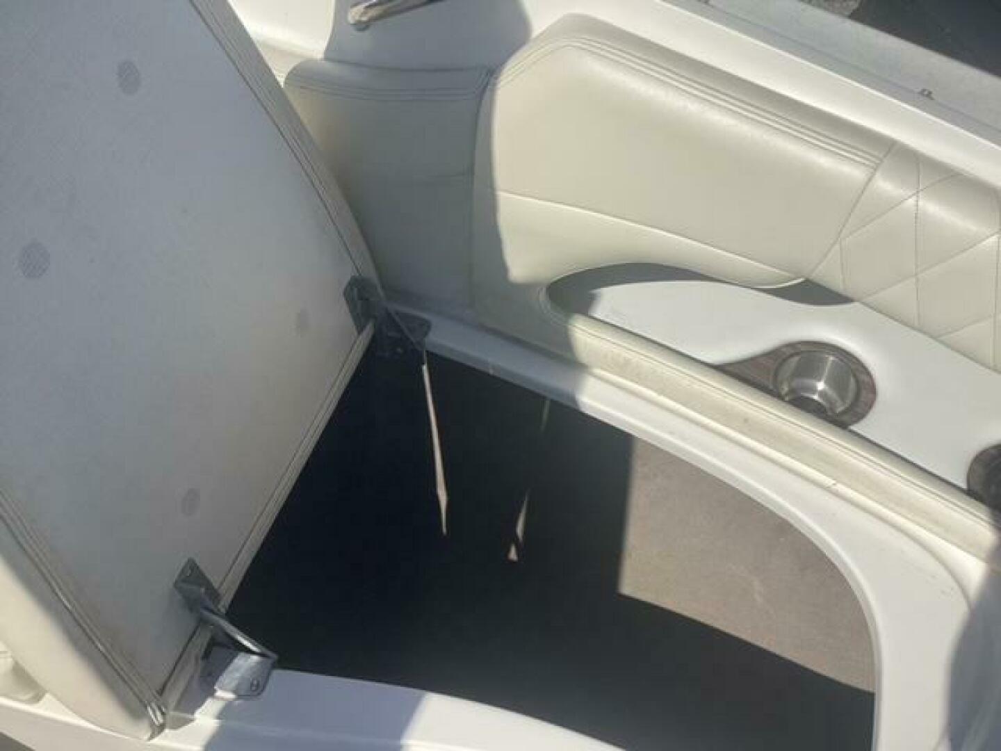 Slide: The Image of Sea Ray 300SLX 2009 - 5292173