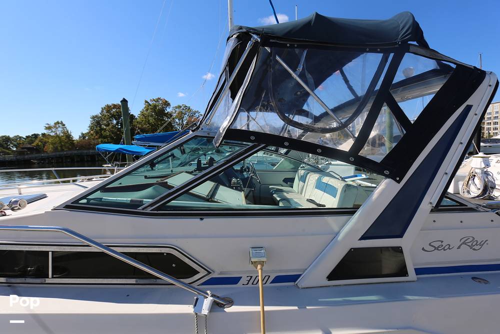 Slide: The Image of Sea Ray 300 Sundancer 1987 - 11465390