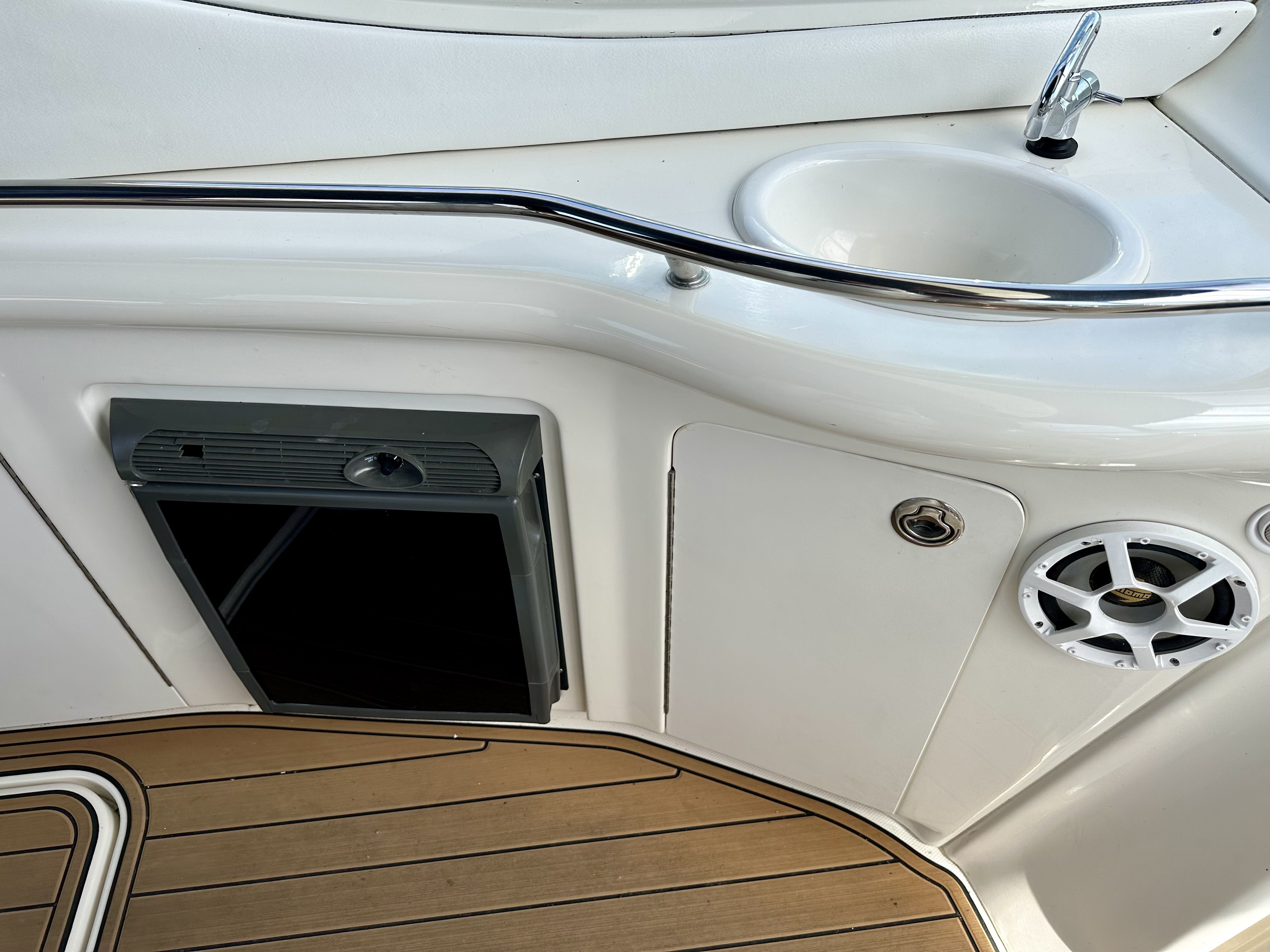 Slide: The Image of Sea Ray 300 SUNDANCER 2006 - 2