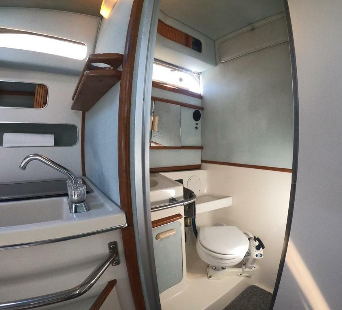 Slide: The Image of Sea Ray 300 Weekender 1989 - 4827646