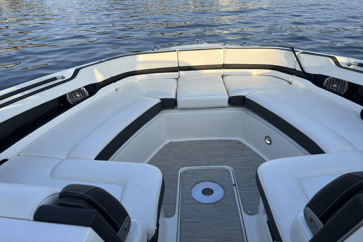 Slide: The Image of Sea Ray 310 SLX 2018 - 13