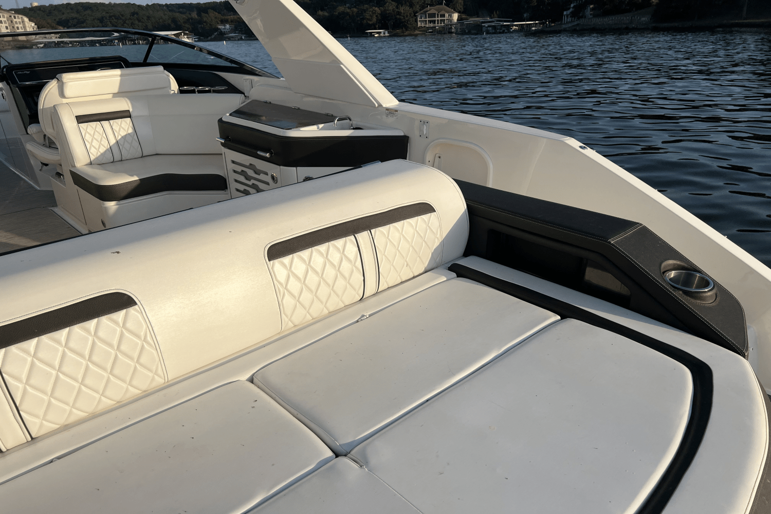 Slide: The Image of Sea Ray 310 SLX 2018 - 20