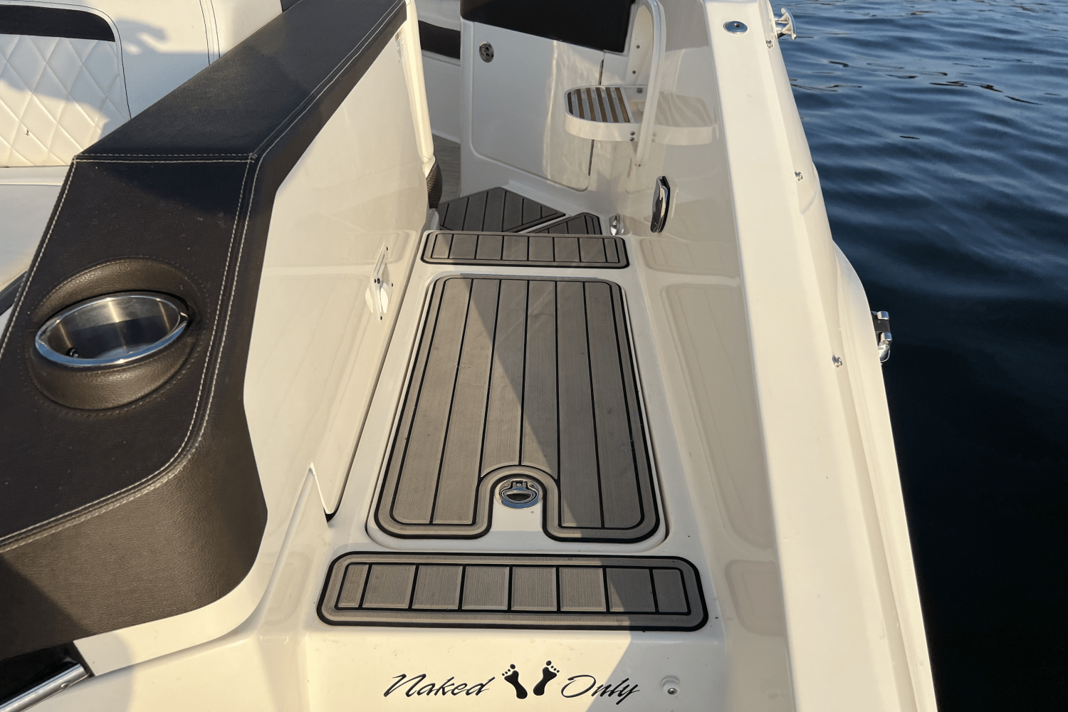 Slide: The Image of Sea Ray 310 SLX 2018 - 23