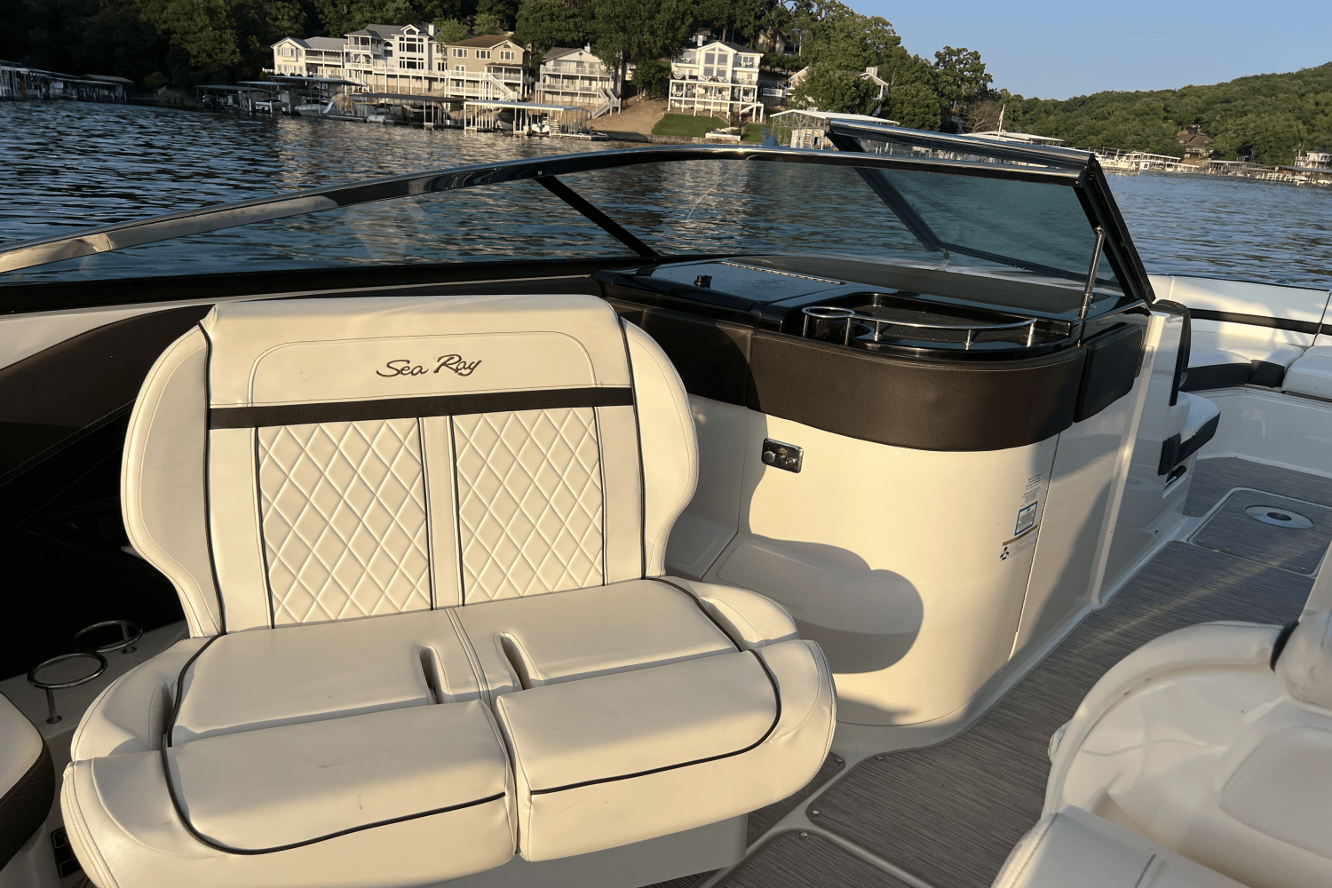Slide: The Image of Sea Ray 310 SLX 2018 - 29