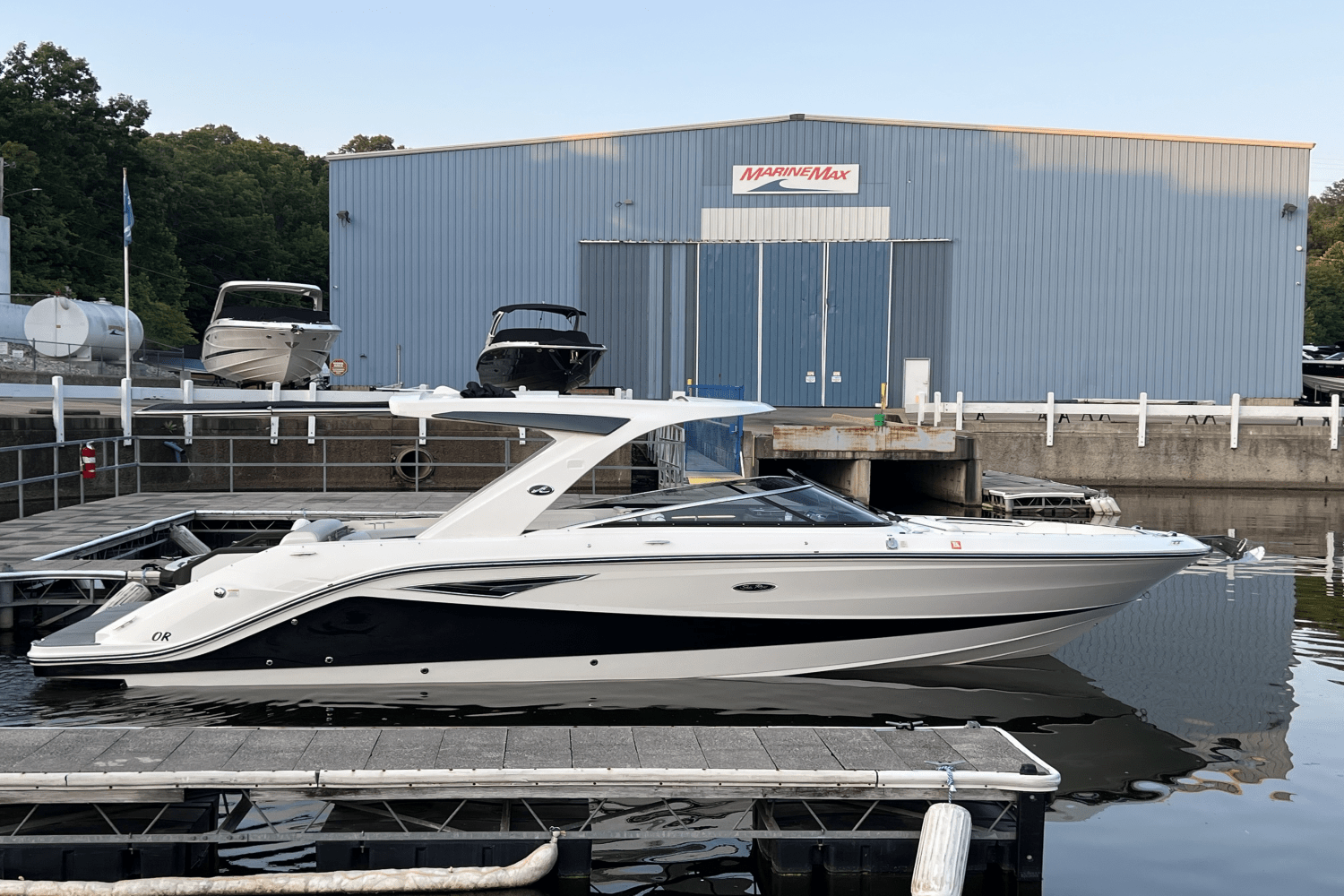 Slide: The Image of Sea Ray 310 SLX 2018 - 35