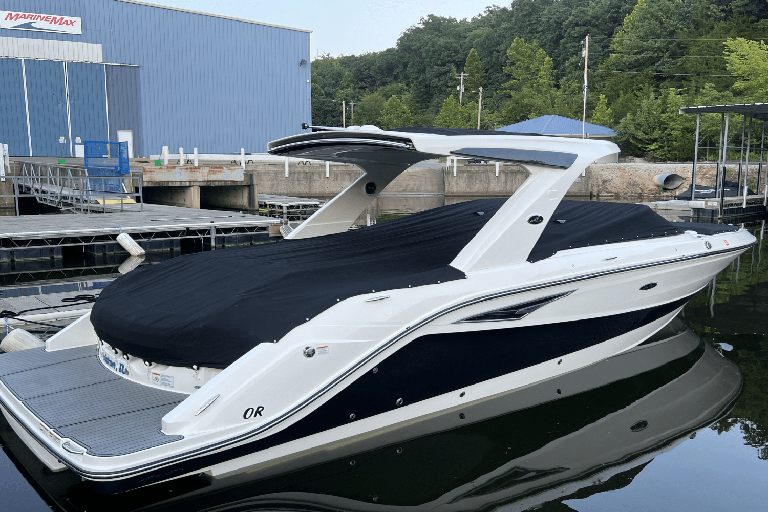 Slide: The Image of Sea Ray 310 SLX 2018 - 38