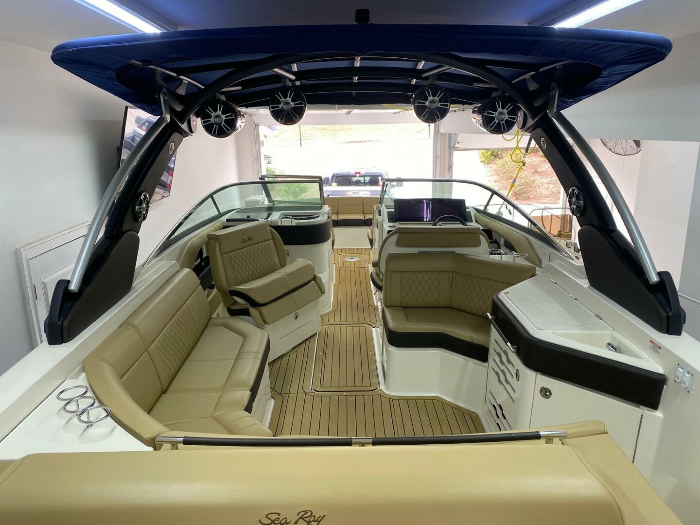 Slide: The Image of Sea Ray 310 SLX 2019 - 0